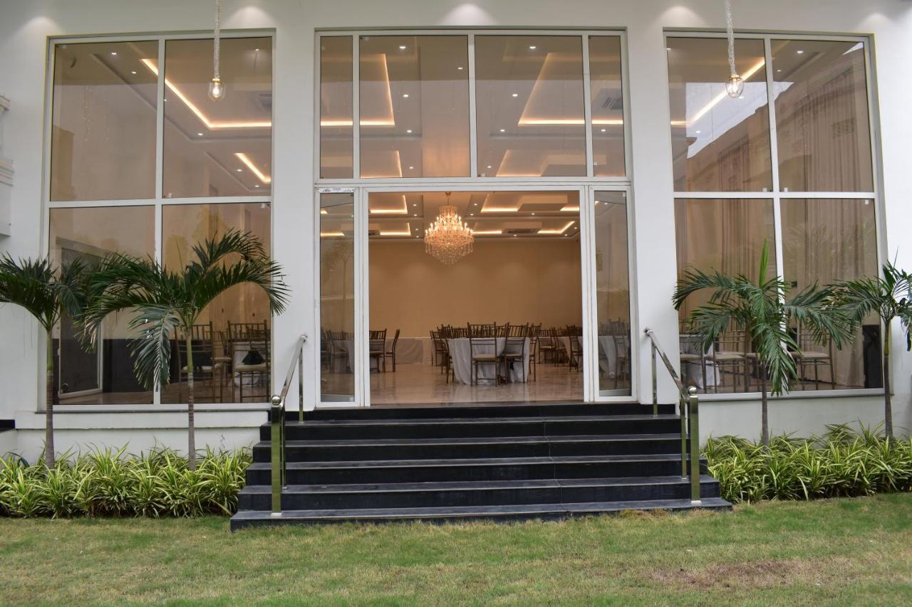 The White Lotus Hotel Gaya Buitenkant foto