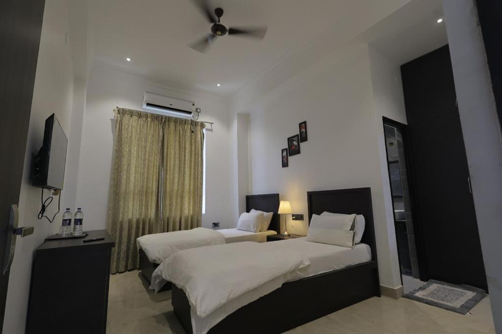 The White Lotus Hotel Gaya Buitenkant foto