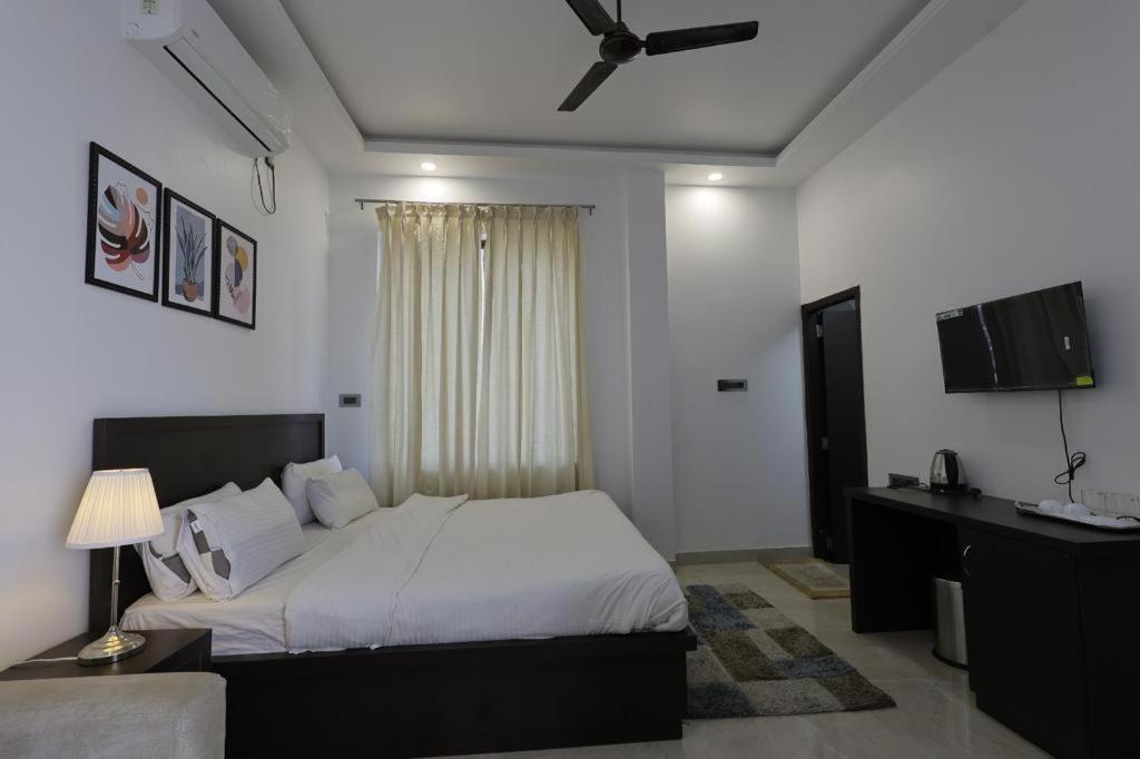 The White Lotus Hotel Gaya Buitenkant foto