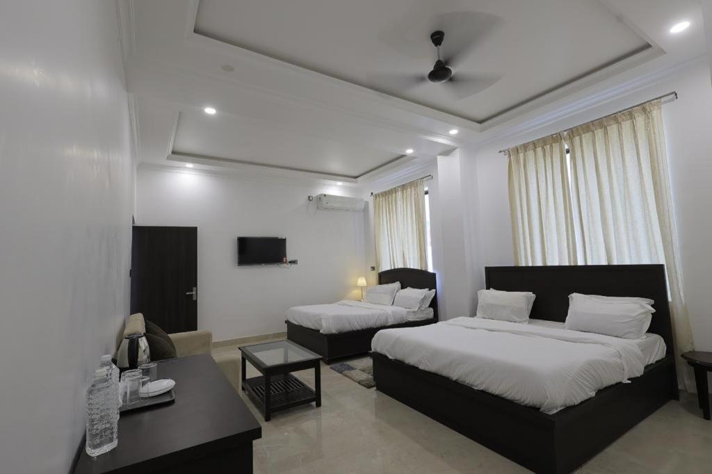 The White Lotus Hotel Gaya Buitenkant foto